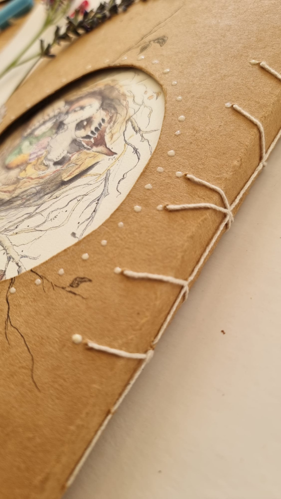  מחברת בעבודת יד-קן